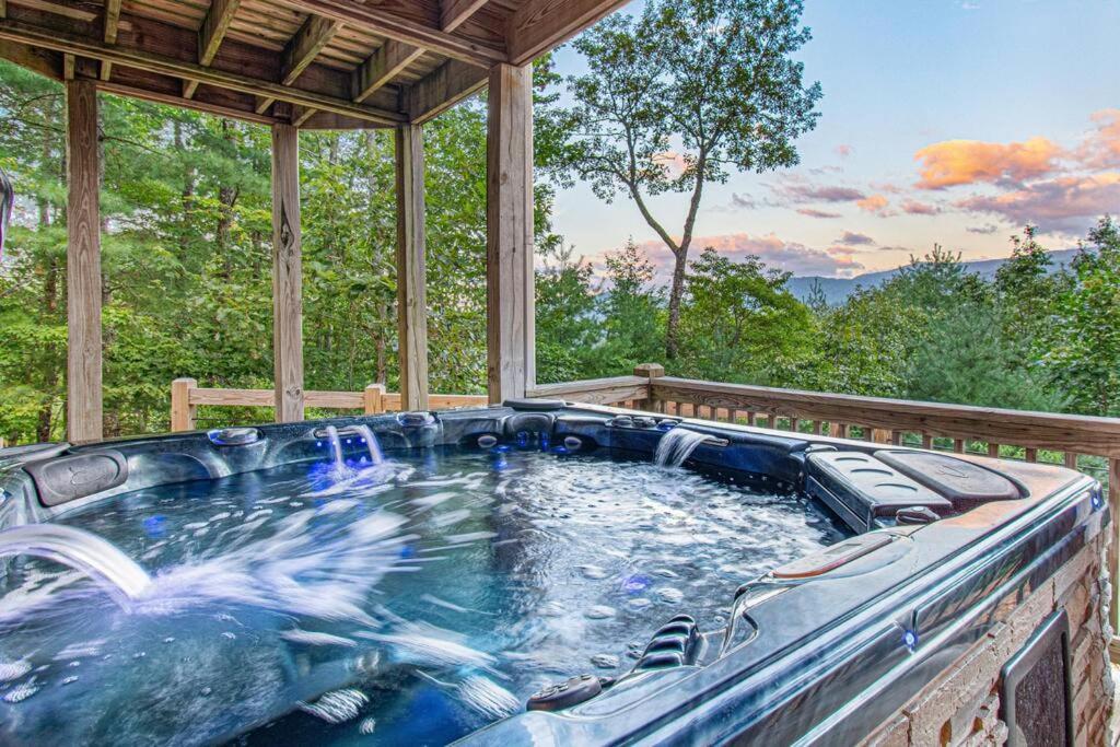 Cherry Log Summit Cabin By Bk Stays - Family Friendly - Playground - Game Room - Jacuzzi - Amazing Mountain Views Екстер'єр фото